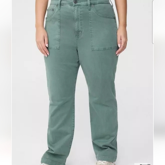 💥Sale💥NWOT Torrid Deep Green Denim Jeans NWOT - Picture 2 of 5